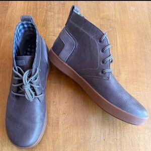 Chaco Men’s Chukka Boots Brown Leather Size 10 Lightweight Comfort Casual